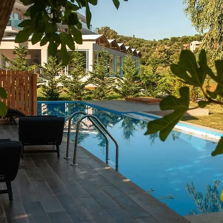 Laguna Hotel Pithos